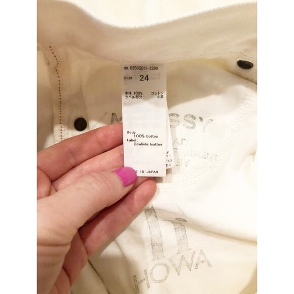 Moussy Howa Distressed Jeans in White - Picture 5 of 7